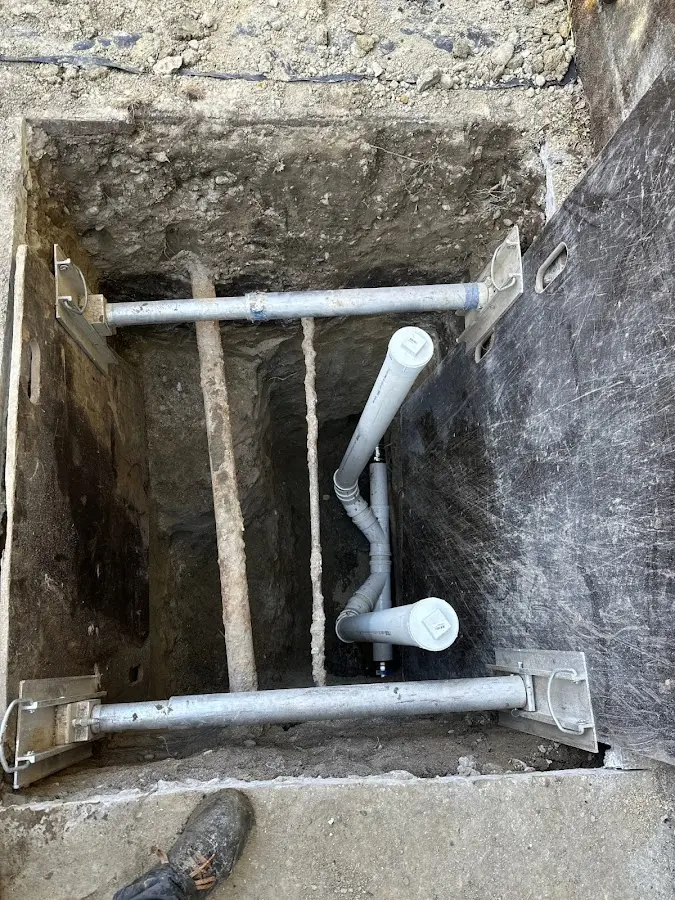 Experienced plumber completing Drain Cleaning work in Ashland